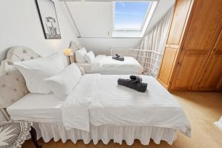 Gelbe Koffer - Vintage Maisonette in Neunkirchen - 2 SZ - Self-Check-in - Parkplatz - Balkon - Badewanne - WLAN 250 Mbit - bis 4 Pers - zentrumsnah - 3