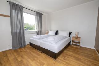 LL Properties - Spacious Historic Home - 3