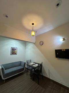Deluxe 1BR Suite With Lift DHA PH 5 - 5