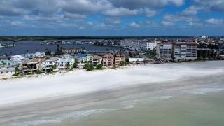 Seaclusion Beach Townhome - St Pete Beach - 3