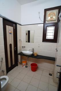 Luxury Modern 6BHK- Posh Locality, Garden, Terrace - 8