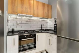 Stylish Apartment with Balcony in Gdańsk Old Town by Noclegi Renters - 1
