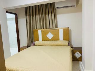 فيلا بقريه جرين بيتش 4 غرف وحمام سباحة خاص تشطيب السنه فرش مودرن - 9