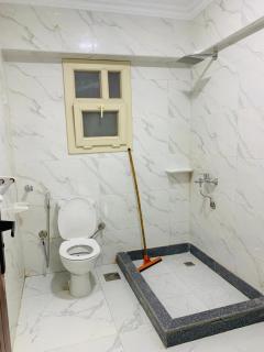 فيلا بقريه جرين بيتش 4 غرف وحمام سباحة خاص تشطيب السنه فرش مودرن - 1