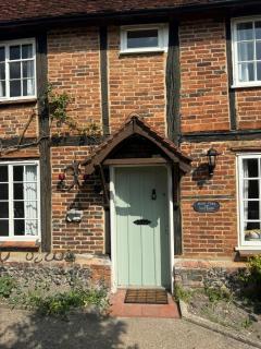 Pretty 2 Bedroom Cottage in Skirmett with Parking - 3