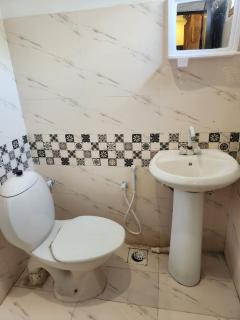 Hill View Guest House - Family Hotel at Central Location, near to Airport, Food Street and all amenities - 6