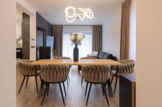 Przestrony apartament z trzema sypialniami - jacuzzi i parking w cenie - świetny wybór dla rodzin lub grupy znajomych - 9