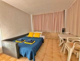 Castle Harbour SUN & FUN - heated pool, fibre net, 2 bedrooms - 4