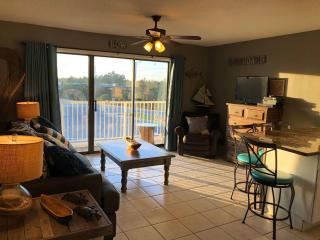 Sensational Seaside! Beach Condo w/ Full Kitchen - 8