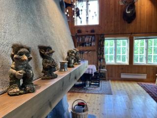 Grand Log Cabin With Fireplace And 12-14 Beds - 2