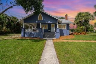 Lotus Eclectic Charm near Downtown and River - 0