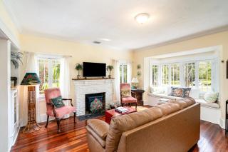 Lotus Eclectic Charm near Downtown and River - 7