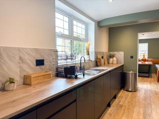 Luxury 8 Bed - Cromwell Street - 8