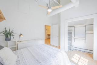 Darlin Downtown Dawghouse - 7