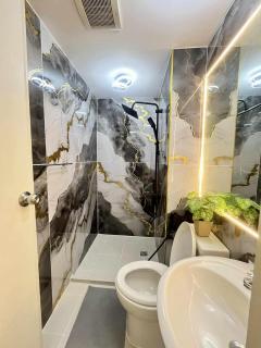 Urban Retreat at Azure - 9