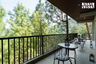 StayVista at Uno - The Himalayan Den with Jacuzzi - 5