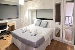 3-Bed House - Sleeps 6 Parking & Garden - 8