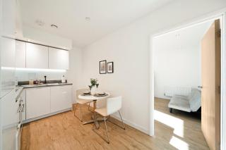 New-Build 1-Bed Apartment in Luton - 3