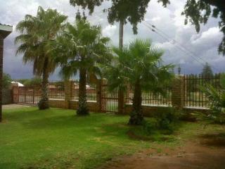 Chrisand Guesthouse - 2