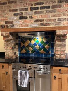 Courtyard House- Luxury Holiday House with floodlit Tennis court - BRAND NEW - 2