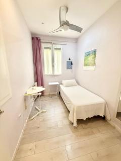 Metro Legazpi 03 AMCH Hospedaje - 8