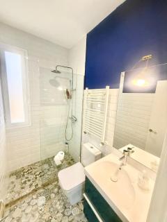 Metro Legazpi 03 AMCH Hospedaje - 5