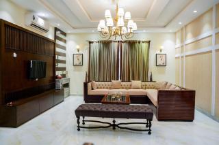 Spacious 5BR Luxury Family Home - 9