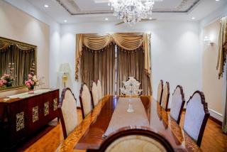 Spacious 5BR Luxury Family Home - 8