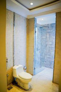 Spacious 5BR Luxury Family Home - 4