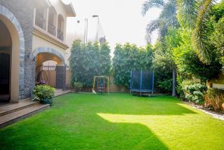 Spacious 5BR Luxury Family Home - 2