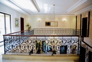 Spacious 5BR Luxury Family Home - 6