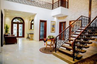 Spacious 5BR Luxury Family Home - 0
