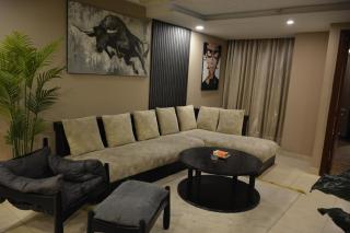 Goldcrest Mall and Residency One Bedroom Luxury Apartment DHA Phase 4 - 1