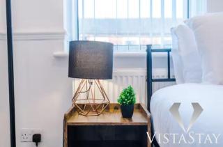 3BR, Pool Table, Dart Board by Vista Stays Short Lets Manchester - 8