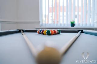 3BR, Pool Table, Dart Board by Vista Stays Short Lets Manchester - 6