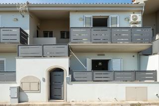 Modern 2BR Retreat in Pula - Bright & Quiet - 2
