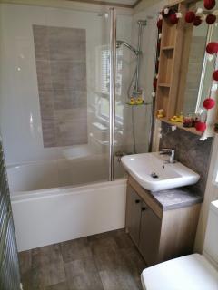 Elmvale - 2 bedrooms with decking sleeps 4 - 4