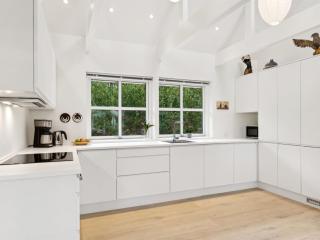 Holiday Home Marrit - 500m from the sea by Interhome - 5