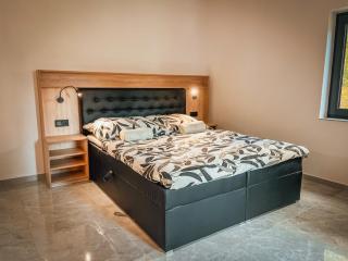 Holiday Home Party & Friends Villa by Interhome - 5