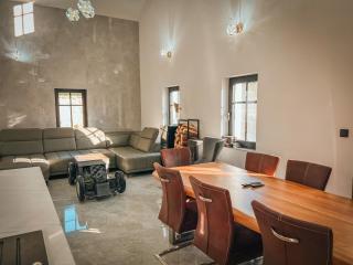Holiday Home Party & Friends Villa by Interhome - 1