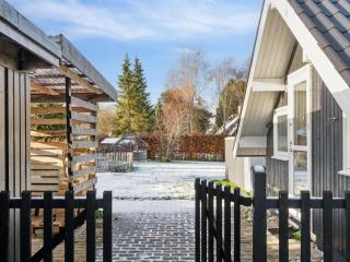 Holiday Home Janik - 1-3km from the sea by Interhome - 5