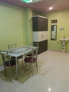 Royal plaza Homestay - 8