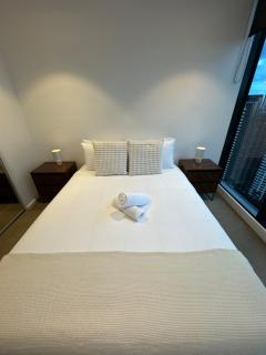 LvL 40 Skyline 2BR Balcony Epic Melbourne Views Free Parking - 7