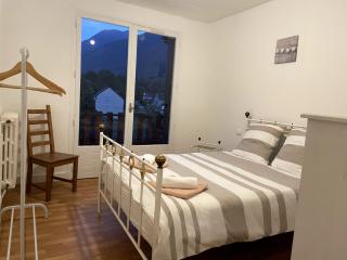 3 Bed - Sleeps 6 - Pets - Mountain Views - 2