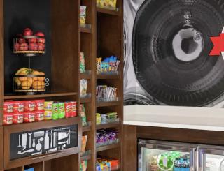 Hampton Inn Manitowoc - 1