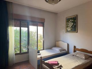 Bliss Inn Garden Retreat Private Rooms near City Center - 1