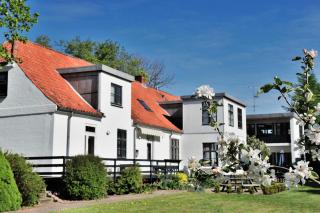 Provstegården Bed & Breakfast - Hovedgård - 0