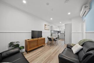 Beachfront Bliss - Oceanfront Views Glenelg North - Sleeps 4 - 2