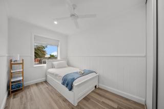 Beachfront Bliss - Oceanfront Views Glenelg North - Sleeps 4 - 6