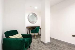 Modern 2BR Haven in Hull City Center - 7